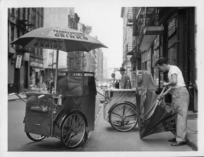 hot%20dog%20stand%2072dpi